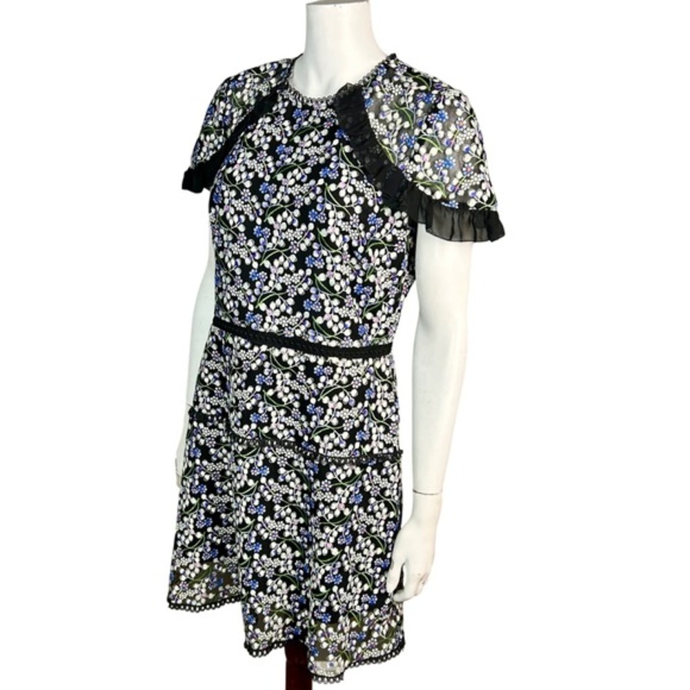 Monique‎ LHuillier  Floral Embroidered Dress size 10 Embroidered Floral Party